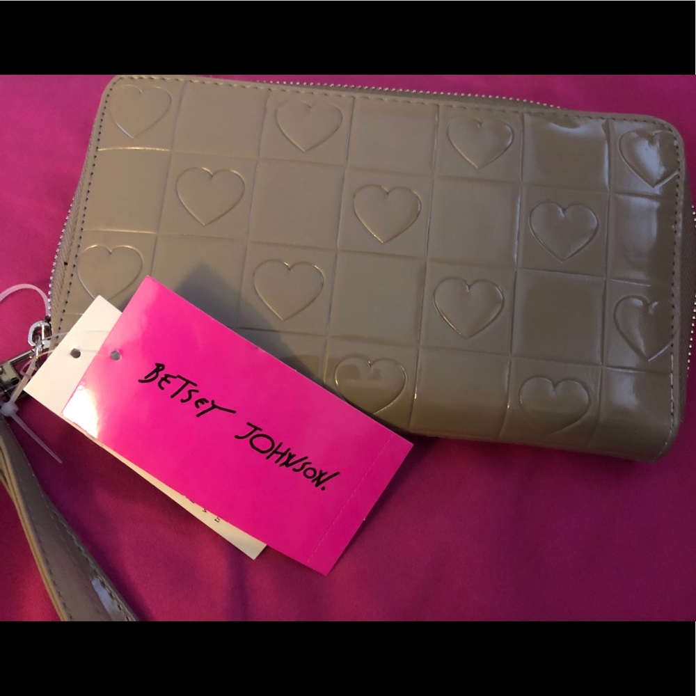 NWT Betsy Johnson Patent Heart Wallet